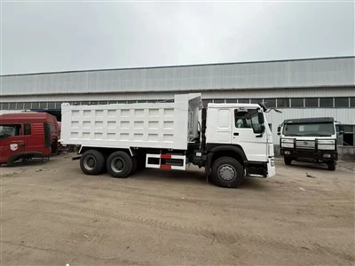 Cuerpo de volcado de camiones reacondicionado 4 × 371 Motor New Tires Cab